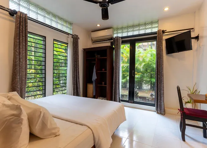Couette-café Enkosa 4-bedroom Wooden Luxury House Siem Reap