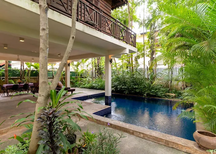 Enkosa 4-bedroom Wooden Luxury House Couette-café