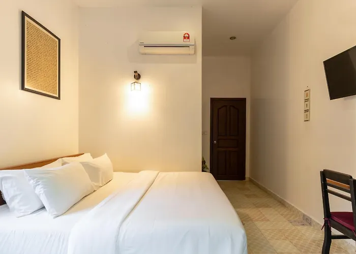 Nocleg ze śniadaniem Enkosa 4-bedroom Wooden Luxury House Siem Reap