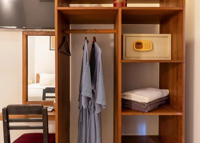 Nocleg ze śniadaniem Enkosa 4-bedroom Wooden Luxury House 4*