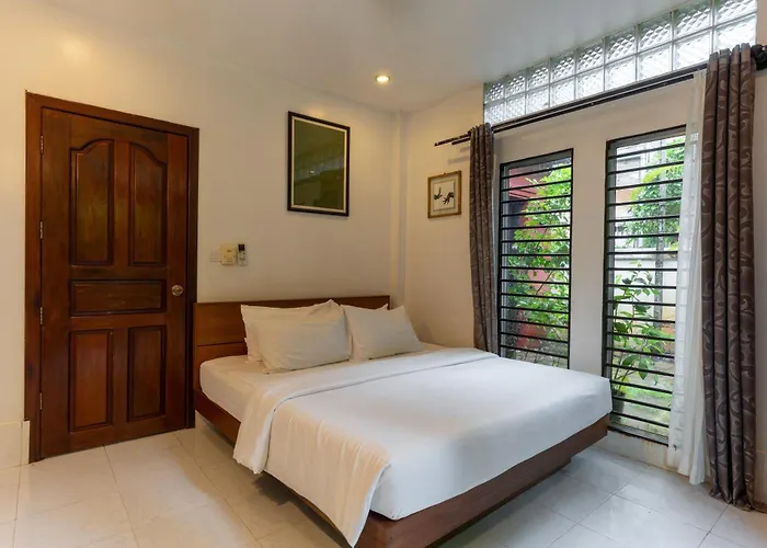 Enkosa 4-bedroom Wooden Luxury House Siem Reap