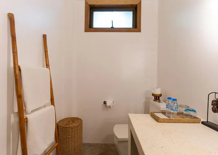 Enkosa 4-bedroom Wooden Luxury House 4* Siem Reap