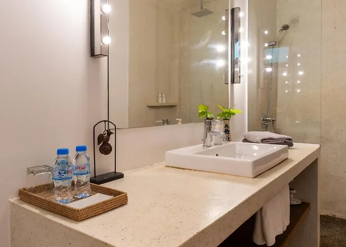 Enkosa 4-bedroom Wooden Luxury House Siem Reap