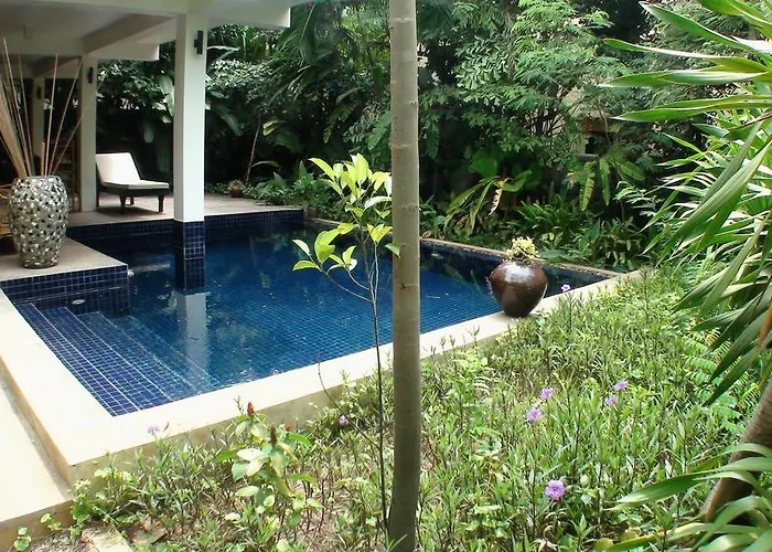 Enkosa 4-bedroom Wooden Luxury House 4*