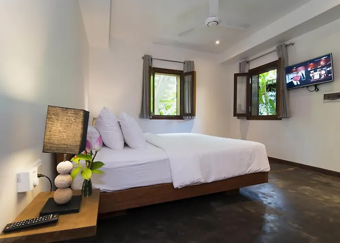 Nocleg ze śniadaniem Enkosa 4-bedroom Wooden Luxury House Siem Reap
