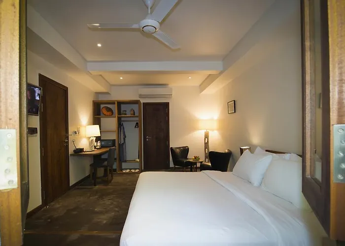 Enkosa 4-bedroom Wooden Luxury House 4* Siem Reap
