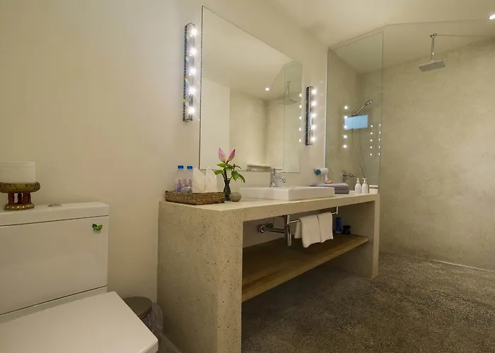 Enkosa 4-bedroom Wooden Luxury House Nocleg ze śniadaniem