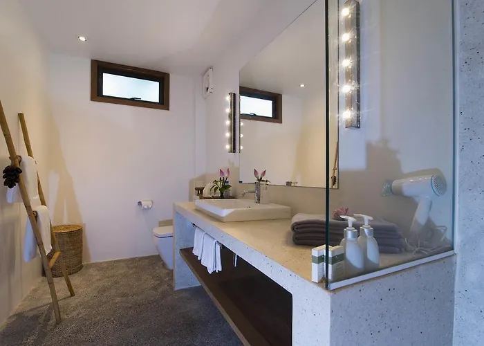 Nocleg ze śniadaniem Enkosa 4-bedroom Wooden Luxury House 4*