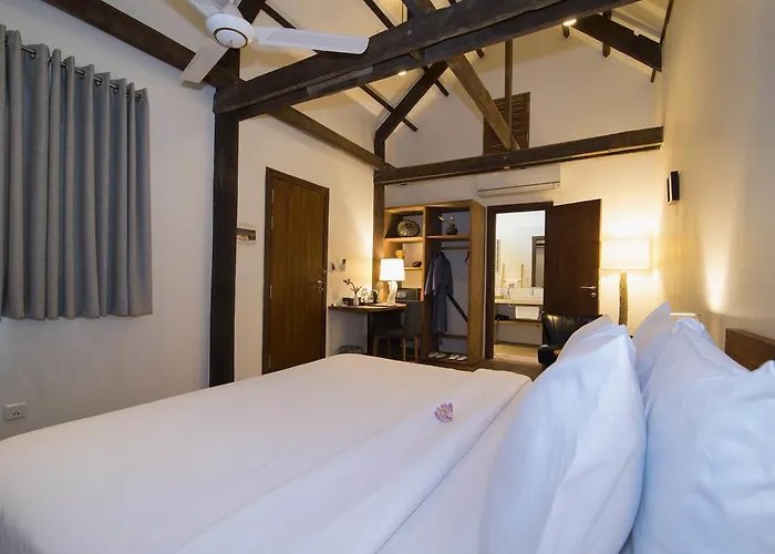 Enkosa 4-bedroom Wooden Luxury House 4* Siem Reap