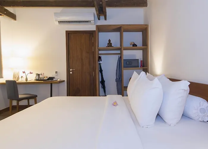 Nocleg ze śniadaniem Enkosa 4-bedroom Wooden Luxury House 4*